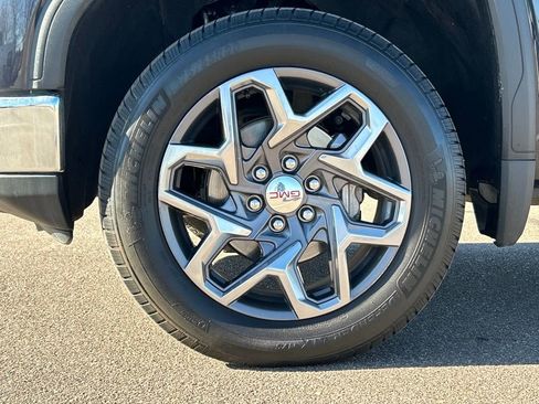 Used 2023 GMC Sierra 1500 SLE image 28