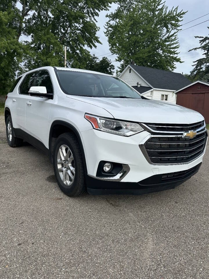 Used 2020 Chevrolet Traverse LT w/ LPO, Floor Liner Package AWD/4WD image 3