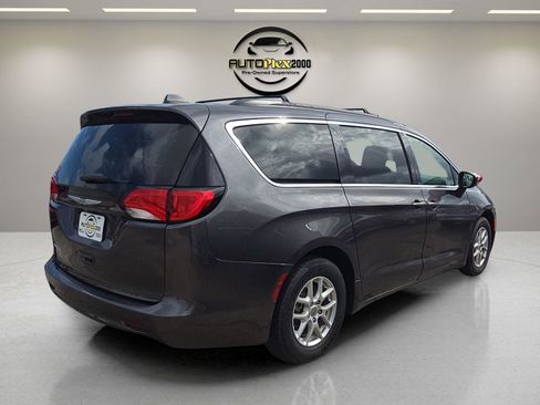 Used 2021 Chrysler Voyager Lxi image 7