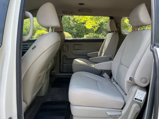 Used 2016 Kia Sedona L FWD image 13