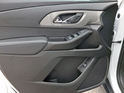 Certified 2023 Chevrolet Traverse LT FWD image 14