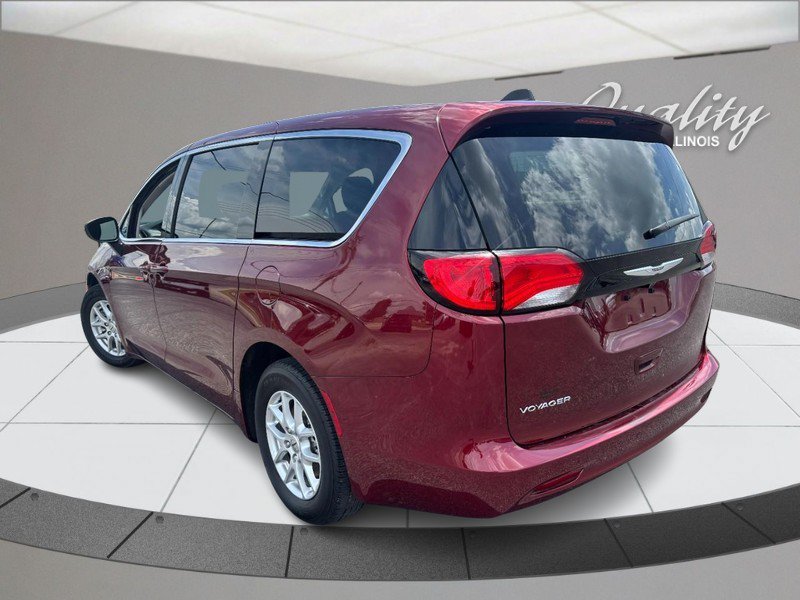 Used 2023 Chrysler Voyager LX FWD image 6
