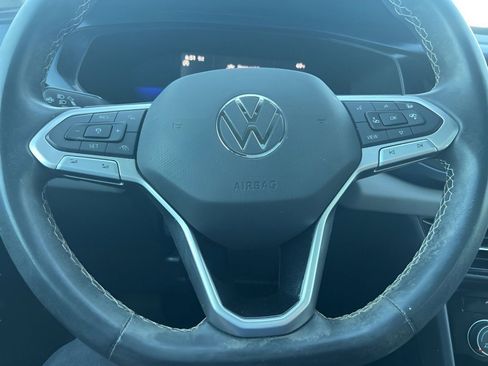 Used 2023 Volkswagen Taos SE w/ Panoramic Sunroof Package image 26
