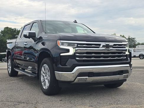 Used 2022 Chevrolet Silverado 1500 LTZ w/ LTZ Convenience Package II AWD/4WD image 7