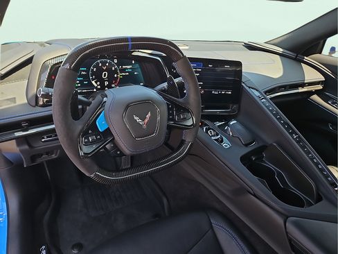 Used 2023 Chevrolet Corvette Stingray Preferred Conv w/ Z51 Performance Package RWD image 11