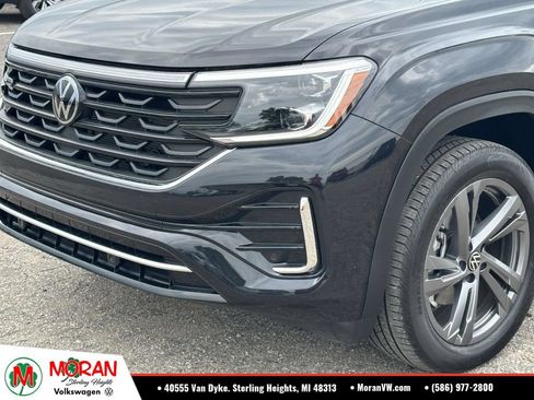 Certified 2024 Volkswagen Atlas Cross Sport SEL R-Line AWD/4WD image 7