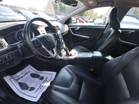 Used 2016 Volvo S60 T5 Premier w/ Convenience Package image 10