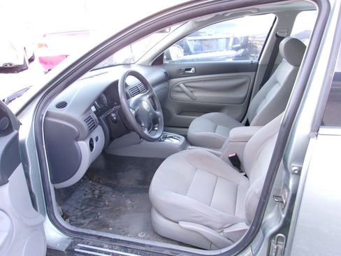 Used 2004 Volkswagen Passat GLS image 5