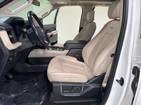 Used 2023 Ford Expedition Max Platinum image 15