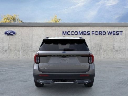 New 2026 Ford Explorer Active RWD image 7