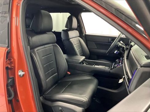 Used 2025 Hyundai Santa Fe Calligraphy AWD/4WD image 11