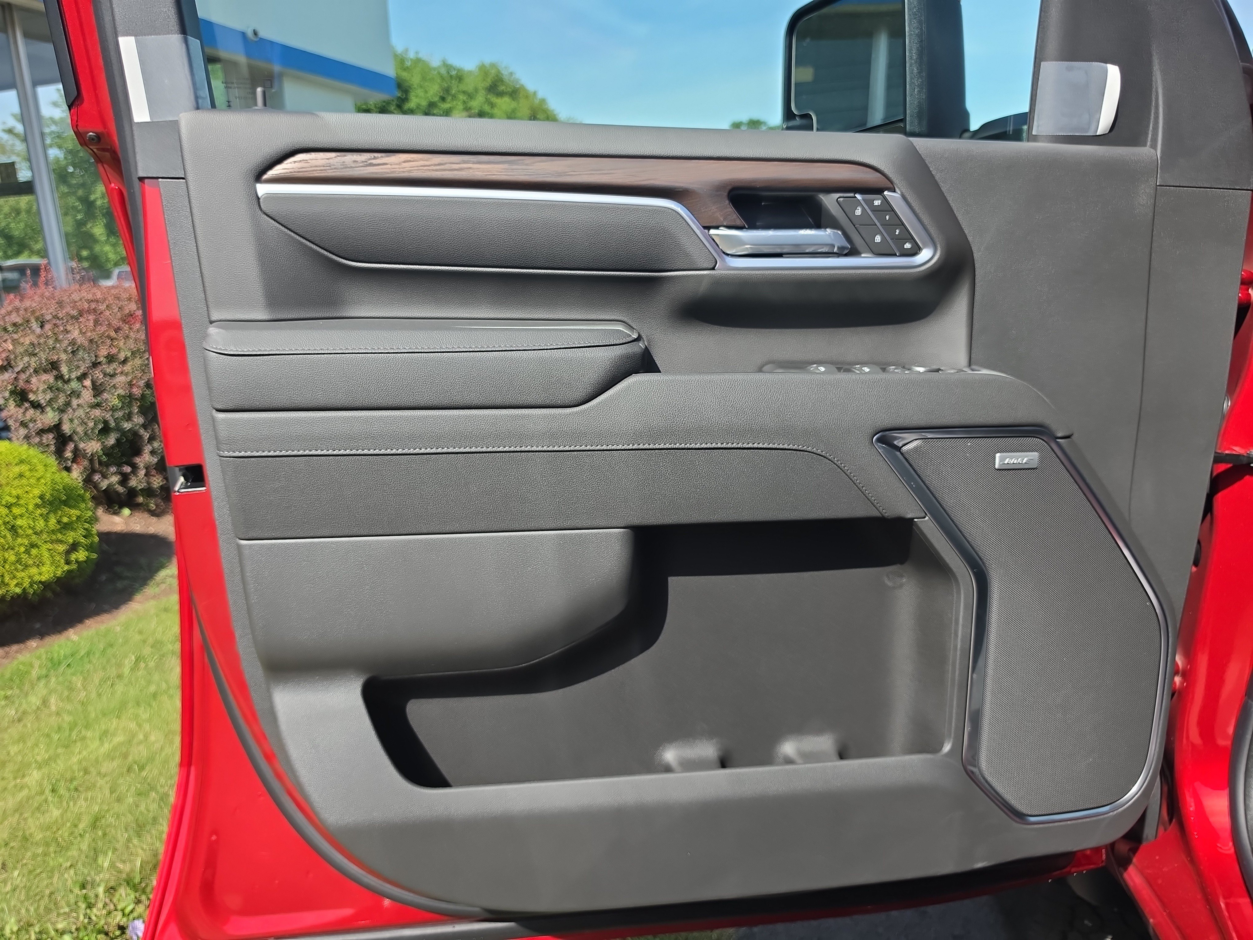 New 2026 GMC Sierra 2500 SLT w/ SLT Premium Package AWD/4WD image 18