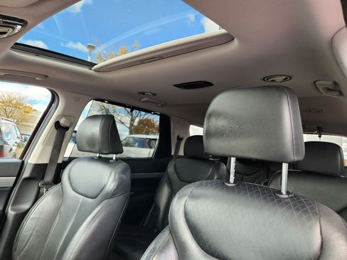Used 2021 Hyundai Palisade SEL w/ Premium Package image 12