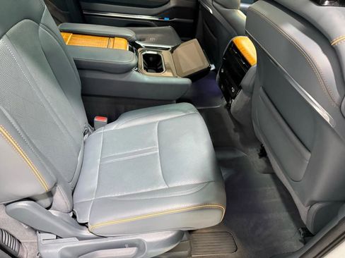 Used 2022 Jeep Grand Wagoneer Series II w/ Premium Group II image 32