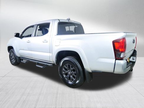 Used 2023 Toyota Tacoma SR5 w/ Technology Package AWD/4WD image 5