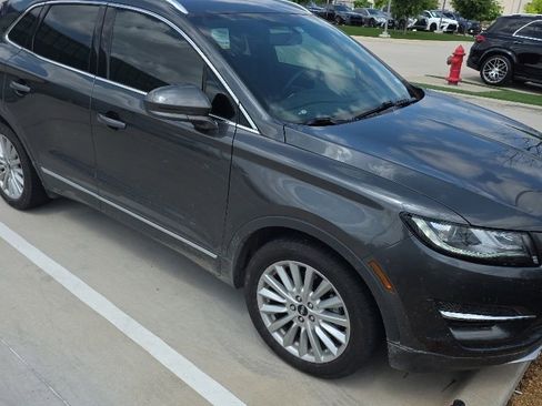 Used 2019 Lincoln MKC Premiere FWD image 1