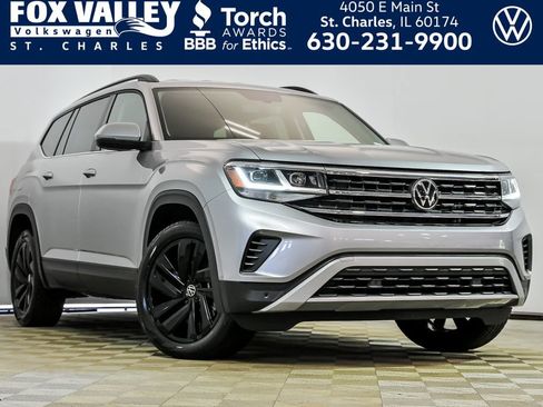 Certified 2023 Volkswagen Atlas SE AWD/4WD image 1