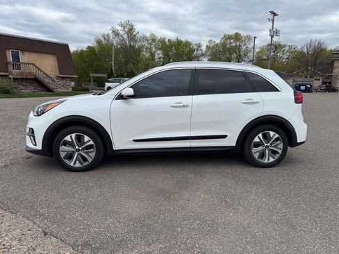 Used 2022 Kia Niro EX Premium FWD image 9
