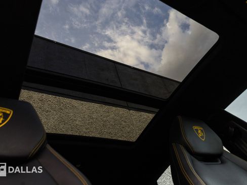 Used 2020 Lamborghini Urus image 46