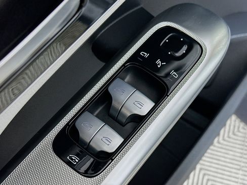 Certified 2024 Mercedes-Benz GLC 300 GLC 300 image 18