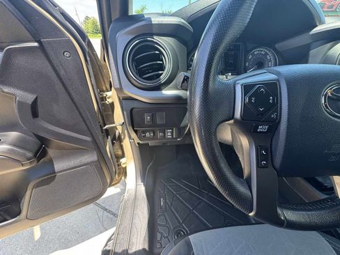 Used 2020 Toyota Tacoma TRD Off-Road AWD/4WD image 16