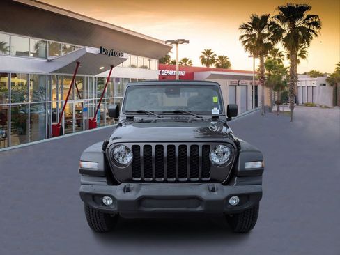 Used 2024 Jeep Wrangler Sport AWD/4WD image 8
