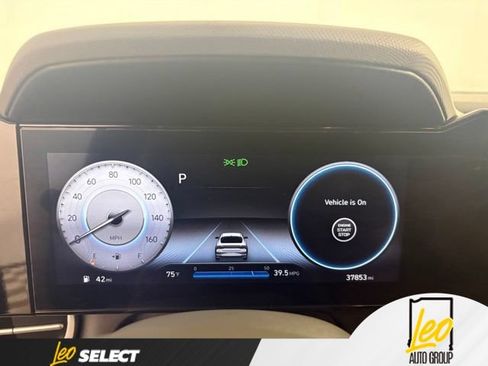 Used 2023 Hyundai Elantra SEL w/ Convenience Package FWD image 11