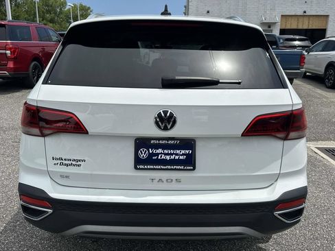 Used 2023 Volkswagen Taos SE w/ Panoramic Sunroof Package FWD image 29