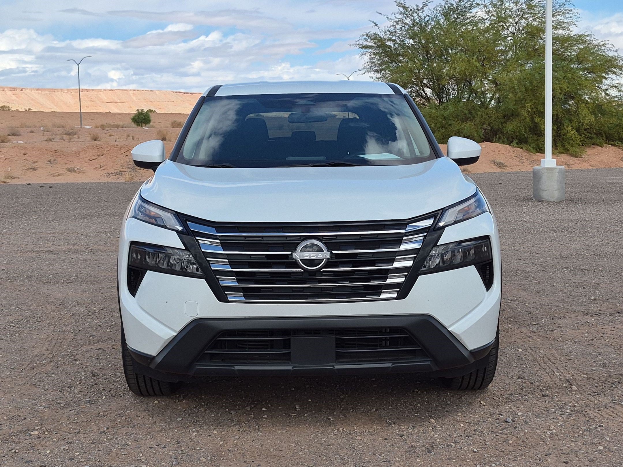Used 2024 Nissan Rogue SV FWD image 8