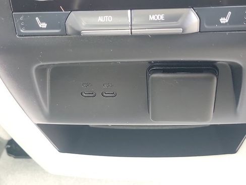 Used 2025 GMC Acadia Denali w/ Super Cruise Package AWD/4WD image 24