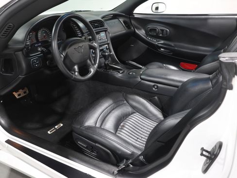 Used 2004 Chevrolet Corvette Convertible w/ Preferred Equipment Group RWD image 85
