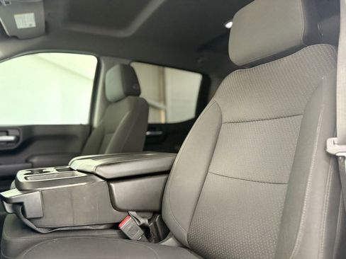 Used 2020 Chevrolet Silverado 1500 Custom w/ Custom Value Package image 32