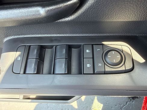 Used 2026 Toyota Tacoma SR5 AWD/4WD image 11