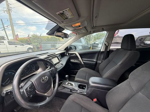 Used 2018 Toyota RAV4 XLE FWD image 14