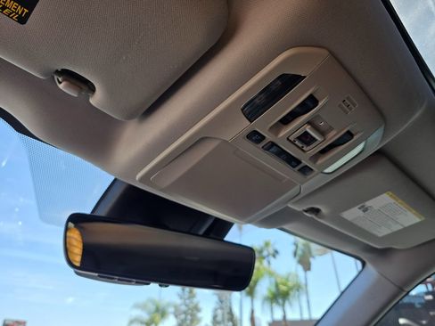 Used 2020 Toyota Highlander XLE image 47