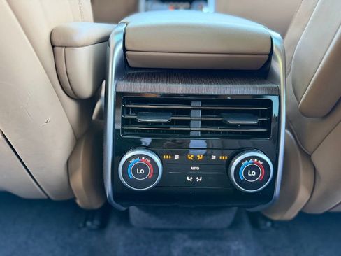 Used 2023 Land Rover Range Rover SE image 49