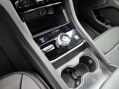 New 2025 Jeep Grand Cherokee L Limited w/ Black Appearance Package image 17