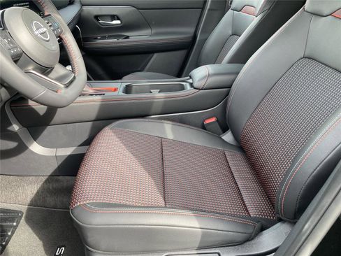 New 2025 Nissan Kicks SR image 29