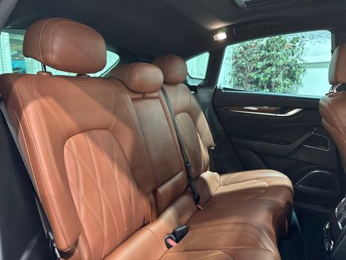 Used 2021 Maserati Levante GranLusso image 55