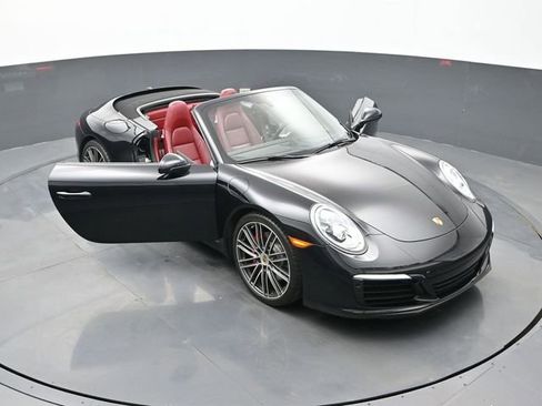 Certified 2019 Porsche 911 Carrera S image 29