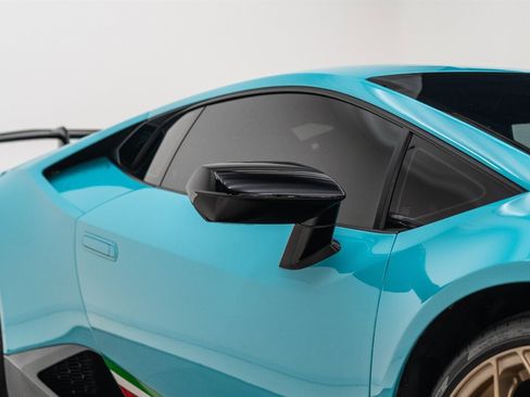 Used 2019 Lamborghini Huracan Performante AWD/4WD image 24