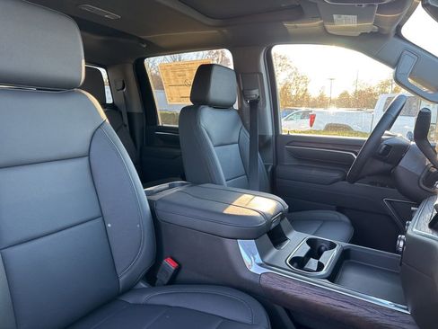New 2026 GMC Sierra 2500 SLT w/ SLT Premium Package AWD/4WD image 11