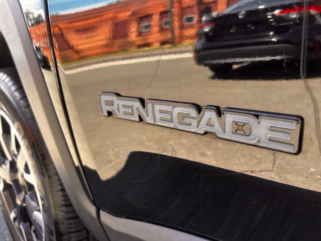 Used 2023 Jeep Renegade Latitude AWD/4WD image 30