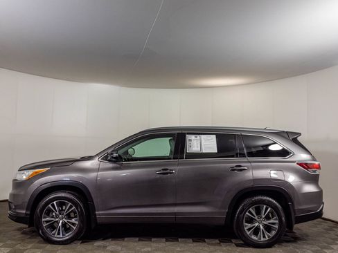 Used 2016 Toyota Highlander XLE AWD/4WD image 21