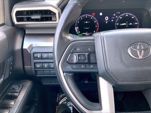 Used 2025 Toyota 4Runner TRD Off-Road Premium AWD/4WD image 24