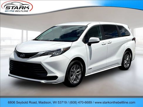 Used 2021 Toyota Sienna LE FWD image 3