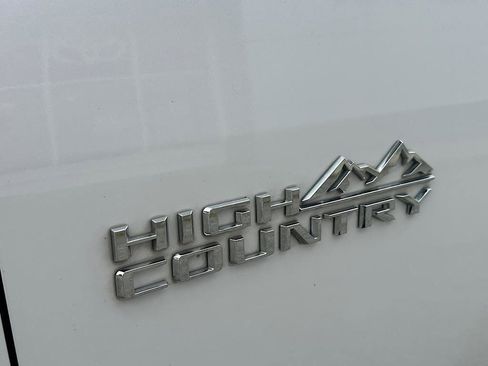 Used 2023 Chevrolet Traverse High Country w/ LPO, Floor Liner Package AWD/4WD image 13