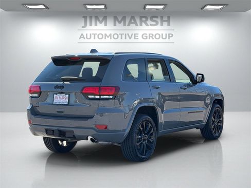 Used 2022 Jeep Grand Cherokee Laredo X image 6