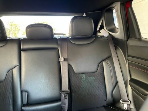 Used 2025 Jeep Compass Trailhawk image 47