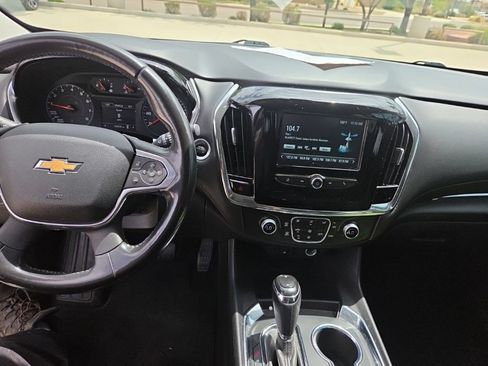 Used 2018 Chevrolet Traverse LT FWD image 7